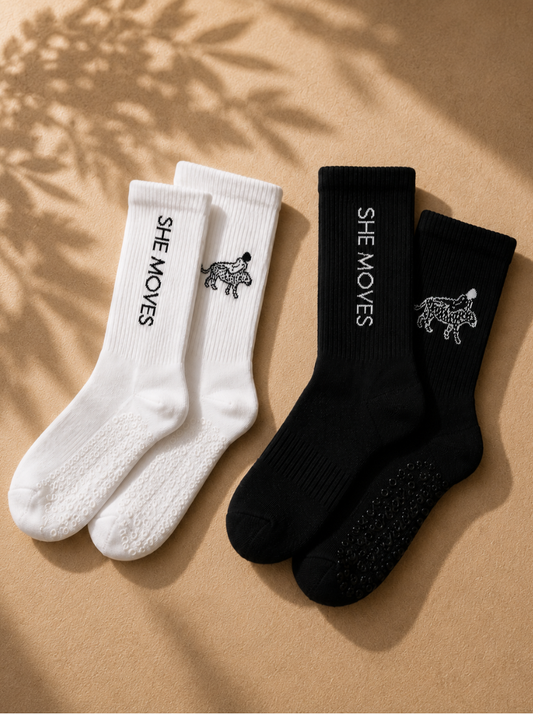 She Moves Socks