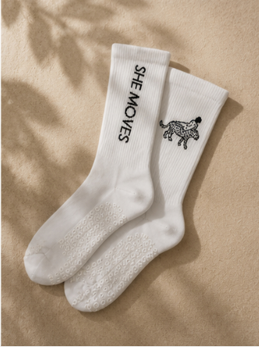 She Moves Socks